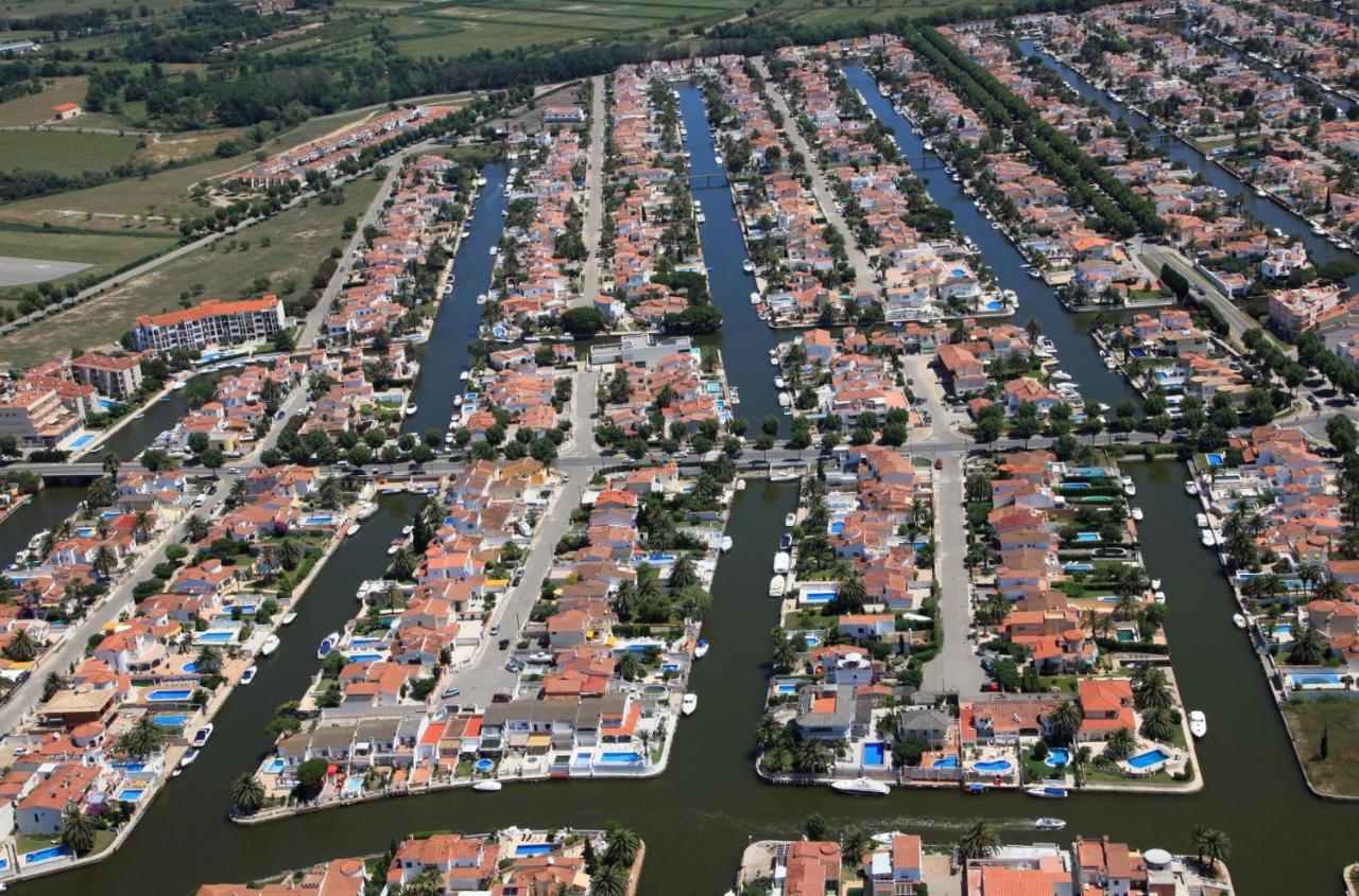 Apart-Rent Apartment Puig Rom 0149 Empuriabrava Exteriör bild